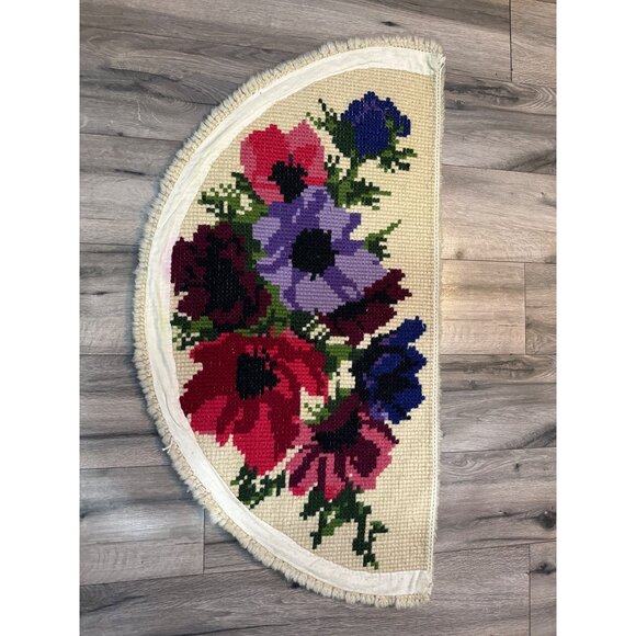 Vintage Floral Wool Half-Moon Rug With Bold Red Purple Anemone Design 28"x18" - Picture 4 of 4